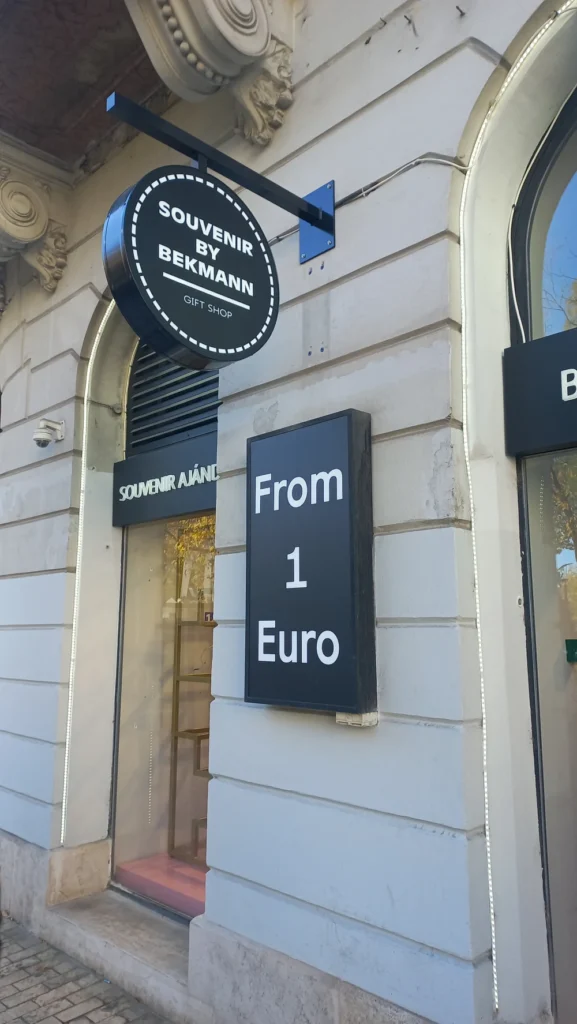 átvilágítható cégér