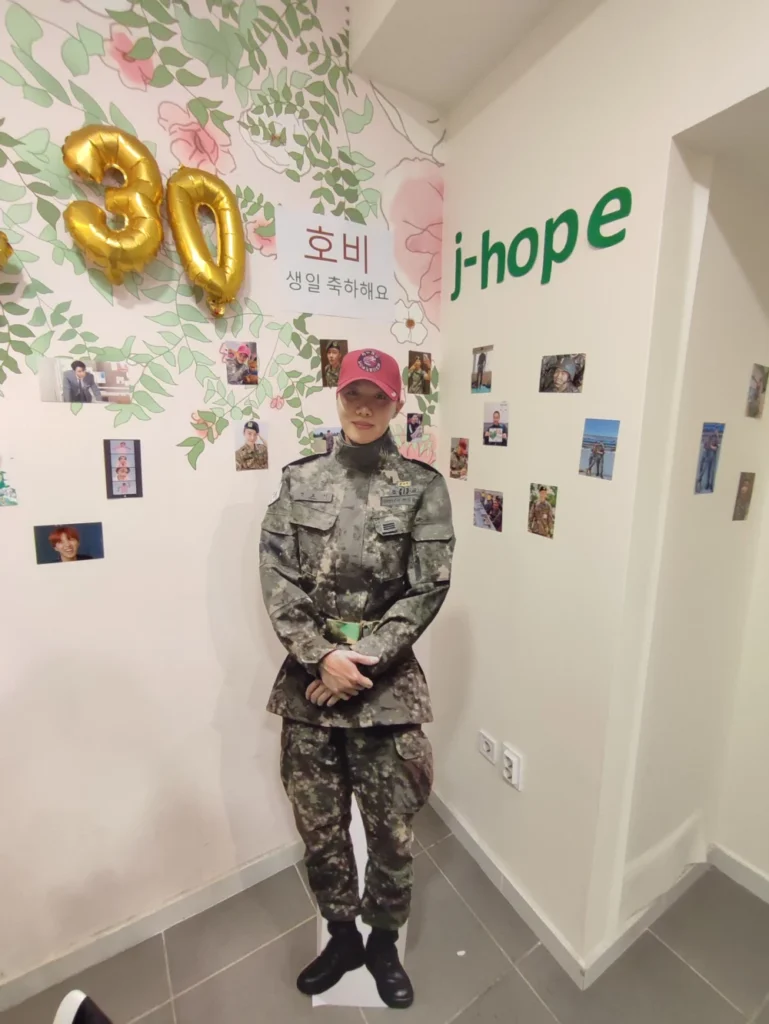 Hullámkarton dekoráció beltérre