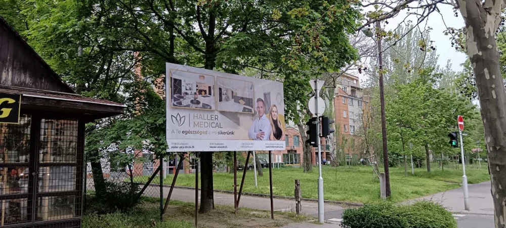 kültéri óriásplakát reklámmal